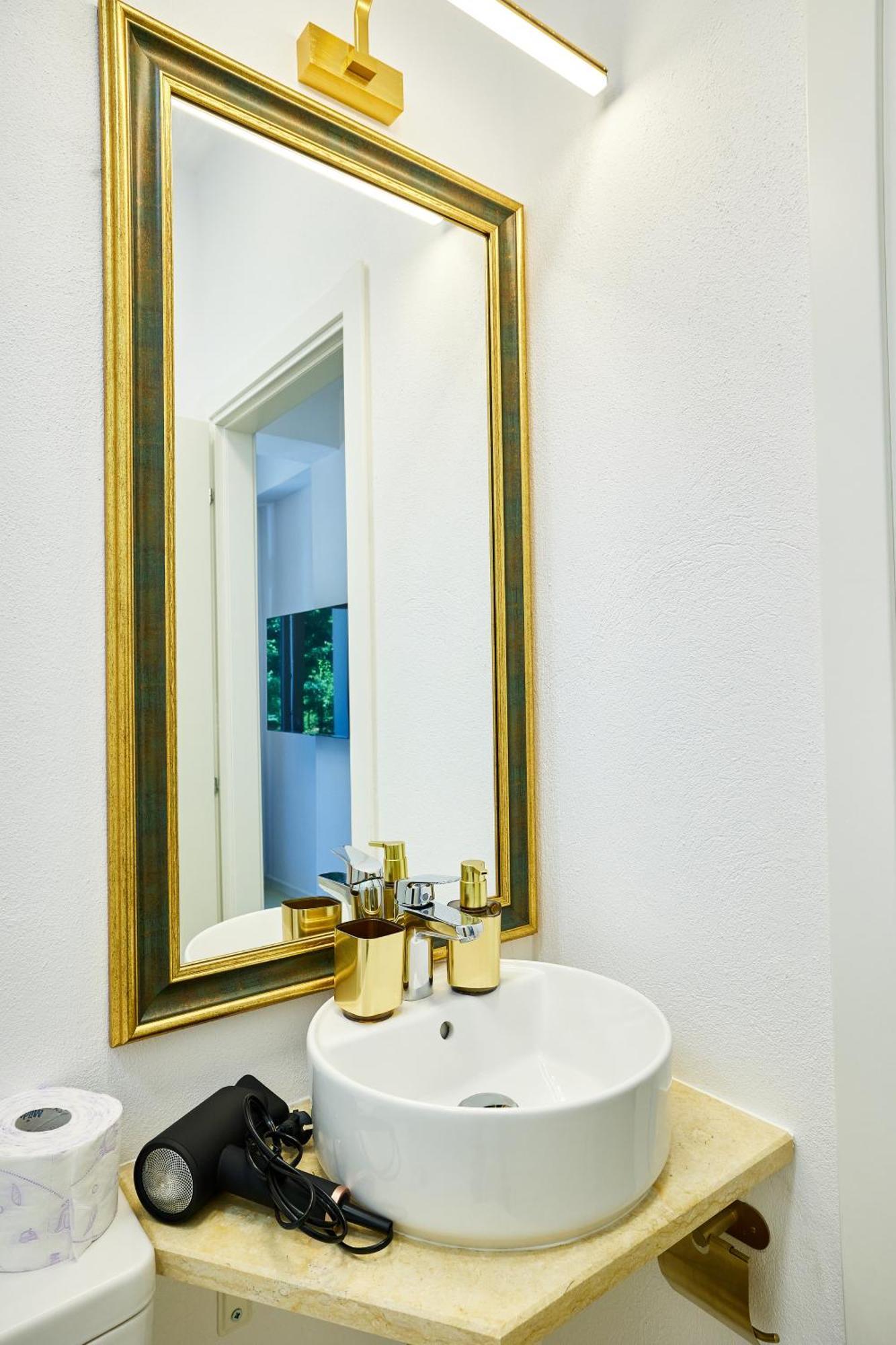 Carol Park View Hotel Bukares Bagian luar foto